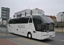 Neoplan Reisebus, am 06.04.2011. in Hannover/ZOB.