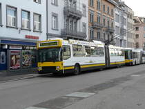 VB Schaffhausen - NAW-Hess Trolleybus Nr.111 bei den Haltestellen vor dem Bahnhof Schaffhausen am 01.04.2011