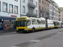 VB Schaffhausen - NAW-Hess Trolleybus Nr.111 bei den Haltestellen vor dem Bahnhof Schaffhausen am 01.04.2011
