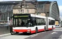 Hochbahn 7202 (HH MV 598).
Aufgenommen am HBF Hamburg, 2.9.2010.