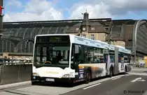 Hochbahn 7605 (HH HN 2645) mit Werbung f�r die Lufthansa.
Aufgenommen am HBF Hamburg, 2.9.2010.