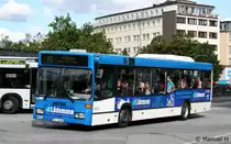 PVG 0193 (PI VG 561) mit Werbung f�r L�demann.
Aufgenommen am ZOB Altona, 2.9.2010.