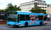 Hochbahn 2231 (HH MP 1165) mit Werbung f�r das Musical ,Ich war noch nie in New York,.
Aufgenommen am ZOB Altona, 2.9.2010.
