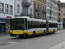 VB Schaffhausen - Volvo Nr.19 SH 38019 bei den Haltestellen vor dem Bahnhof Schaffhausen am 01.04.2011