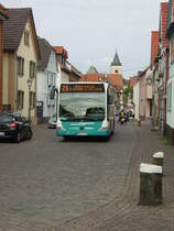 Ein SVM Mercedes Benz Citaro f�hrt durch Maintal Hochstadt am 15.04.11