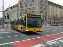 Mercedes Facelift bei seiner Ausfahrt aus der Haltestelle Pirnaischer Platz.
15.04.11