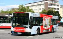 Jasper 8342 (HH JA 3142) mit Werbung f�r Harrys Fliesenmarkt.
Aufgenommen am ZOB Altona, 2.9.2010.
