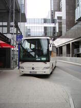 Ein Lufthansa Mercedes Benz Tourismo am 16.04.11 in Frankfurt Flughafen 