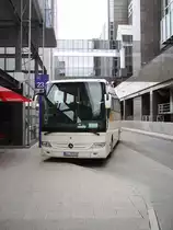 Ein Lufthansa Mercedes Benz Tourismo am 16.04.11 in Frankfurt Flughafen 