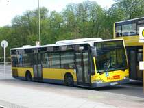 Mercedes-Benz O 530 I (Citaro) auf der Linie 130 nach Spandau Westerwaldstra�e am S+U Bahnhof Rathaus Spandau.