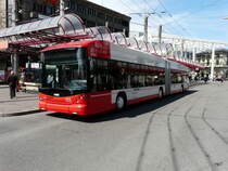 Winterthur - Hess-Swisstrolley BGT-N1C Nr.115 bei den Bushaltestellen vor dem Bahnhof in Winterthur am 01.04.2011