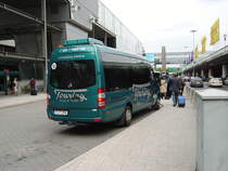Ein Mercedes Benz Sprinter von Touring am 16.04.11 in Frankfurt am Main Flughafen 