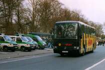 Mercedes O404, der ehemalige Mannschaftsbus von Borussia Dortmund, aufgenommen im M�rz 2003 vor dem Westfalenstadion.