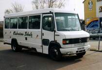 Mercedes O614 D, aufgenommen im April 2002in Dortmund Barop.