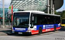 Hochbahn 6006 (HH YB 1066) mit Werbung f�r VWA.
Aufgenommen am HBF Hamburg, 2.9.2010.