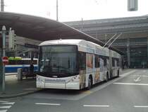 VBL Luzern - Nr. 224 - Hess/Hess Gelenktrolleybus am 11. M�rz 2011 beim Bahnhof Luzern (mit Vollwerbung f�r  Neue Luzerner Zeitung )