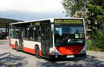 Hochbahn 1913 (HH BD 1913).
Aufgenommen am ZOB Harburg, 2.9.2010.