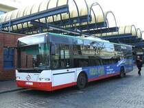 Neoplan der Bogestra , mit Werbung  Primal Games  in Bochum Hbf/Bbf.(01.12.2007)