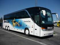 Ein Setra S 415 HDH der Fa.Unholzer,macht Pause auf der Rast�tte Sindelfinger-Wald auf der A8 Richtung M�nchen, am 02.04.2011.