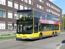 MAN Lion's City DD (Doppelstock) auf der Linie 100 nach S+U Bahnhof Alexanderplatz an der Haltestelle Hertzallee.