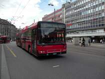 Volvo Bus mit der Betriebsnummer 801 auf der Linie 17 beim Bubenbergplatz. Die Aufnahme stammt vom 14.04.2011.