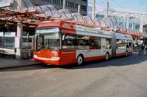 Am 17.11.2007 vor dem Bahnhof SBB in Winterthur. Solaris Trolley 171 auf der Stadtlinie 3. Immer wieder begeistert mich auch der Pflegezustand der Schweizer Fahrzeuge