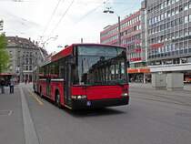 Hess Trolleybus mit der Betriebsnummer 09 auf der Linie 12 am Bubenbergplatz in Bern. Die Aufnahme stammt vom 14.04.2011.