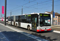 Mercedes O 530 G Citaro, Linie 606 der SWB auf der Kennedybr�cke - 08.04.2011