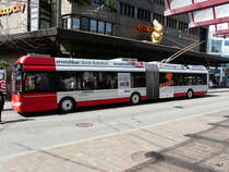 Winterthur - Solaris Trolleybus Nr.171  bei den Bushaltestellen vor dem Bahnhof in Winterthur am 01.04.2011