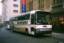 Mercedes O303 RHD, aufgenommen im November 2002 in der K�lner City.
