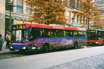 HHA 6514, ein Mercedes O405 N, aufgenommen im November 2002 in Hamburg auf der M�nckebergstrasse.