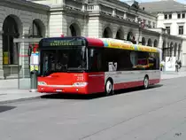 Winterthur - Solaris Nr.212 ZH 730212 bei den Bushaltestellen vor dem Bahnhof in Winterthur am 01.04.2011