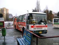 Stadtverkehr Cheb - Karosa B932E CHA 06-85 mit Vollwerbung von einen Baumaterialh�ndler, Busbahnhof Cheb (Eger), 26. 11. 2007