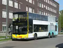 MAN Lion's City DD (Doppelstock) auf der Linie 100 nach S+U Bahnhof Alexanderplatz an der Haltestelle Hertzallee.