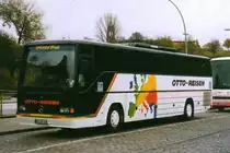 Mercedes O340 RHD, aufgenommen im November 2002 in Hamburg an den Landungbr�cken.