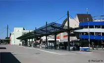 Hier ist mal ein Bild vom ZOB in Hattingen/Ruhr.
Das Bild habe ich am 6.9.2010 um 13.30 gemacht.
F�r alle die dort auch mal Bilder machen m�chten sollten ab ca. 13.00 Uhr dort sein.
Da ist das Licht am besten. 