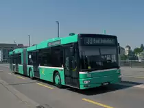 MAN Bus mit der Betriebsnummer 782 auf der Linie 30 f�hrt �ber die Johannitterbr�cke in Basel Richtung Bad. Bahnhof. Die Aufnahme stammt vom 22.04.2011.