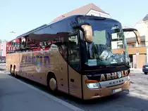 SETRA S417GT-HD  von Arnold-Reisen hat am Karsamstagvormittag eine Reisegruppe nach Ried i.I. gebracht;110423