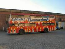 Hist. Bus mit Werbung Schl�ter-Flammenbrot vor der Hst. Monumentenhalle, Sonderverkehr September 2007