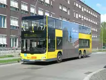 MAN Lion's City DD (Doppelstock) auf der Linie X10 nach Teltow Warthestra�e an der Haltestelle Hertzallee.