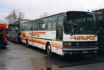 Setra S215 RL, aufgenommen im November 2000 im GWZ der Neoplan NL in Oberhausen.
