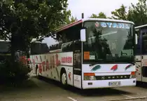 Setra S315 H, aufgenommen im August 1998 auf dem Parkplatz der Westfalenhallen in Dortmund.