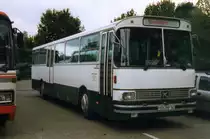 Setra 140 ES, aufgenommen im Oktober 1999 auf dem Parkplatz der Westfalenhallen in Dortmund.