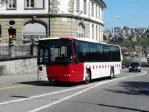 tpf - Volvo 8700 Nr.27  FR 300352 unterwegs in der Stadt Fribourg am 09.04.2011