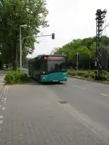 Ein Veolia Solaris Urbino am 27.04.11 in Frankfurt 