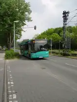 Ein Veolia Solaris Urbino am 27.04.11 in Frankfurt 