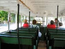 Hist. B�ssing-Bus am Betriebshof Niedersch�nhausen, Blick in das Innere Richtung Fahrerkabine, Mai 2007