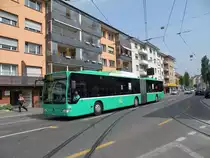Mercedes Citaro mit der Betriebsnummer 724 beim Kronenplatz in Binningen. Die Aufnahme stammt vom 28.04.2011.