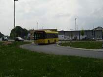 Ein Solaris Urbino 8,9 als Vilbus am 28.04.11 in Bad Vilbel 