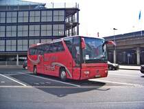 Mercedes O 350, am 17.04.2011 am Flughafen Hannover.